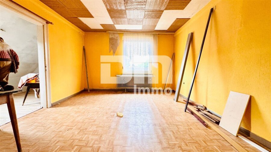 Opulente Gästehausanlage mit 13 Zimmern,2 Sälen,Gastronomiebetrieb + Betreiberwohnung - DG Gebäude 1 Ausbaureserve